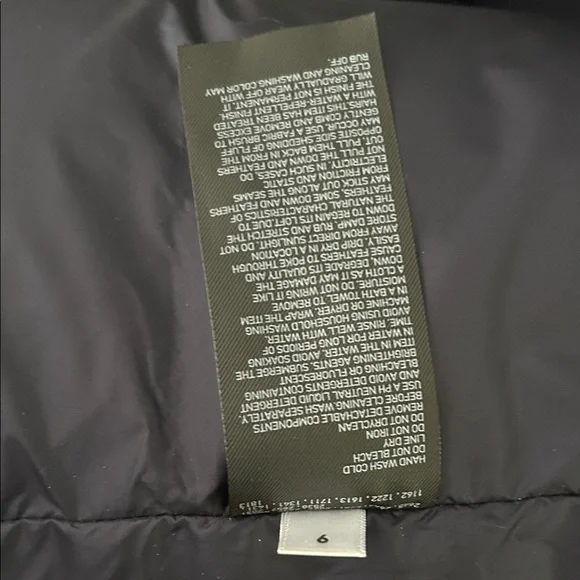 Uniqlo Navy Long Puffer Coat with Plush Detachable Hood - Picture 9 of 12